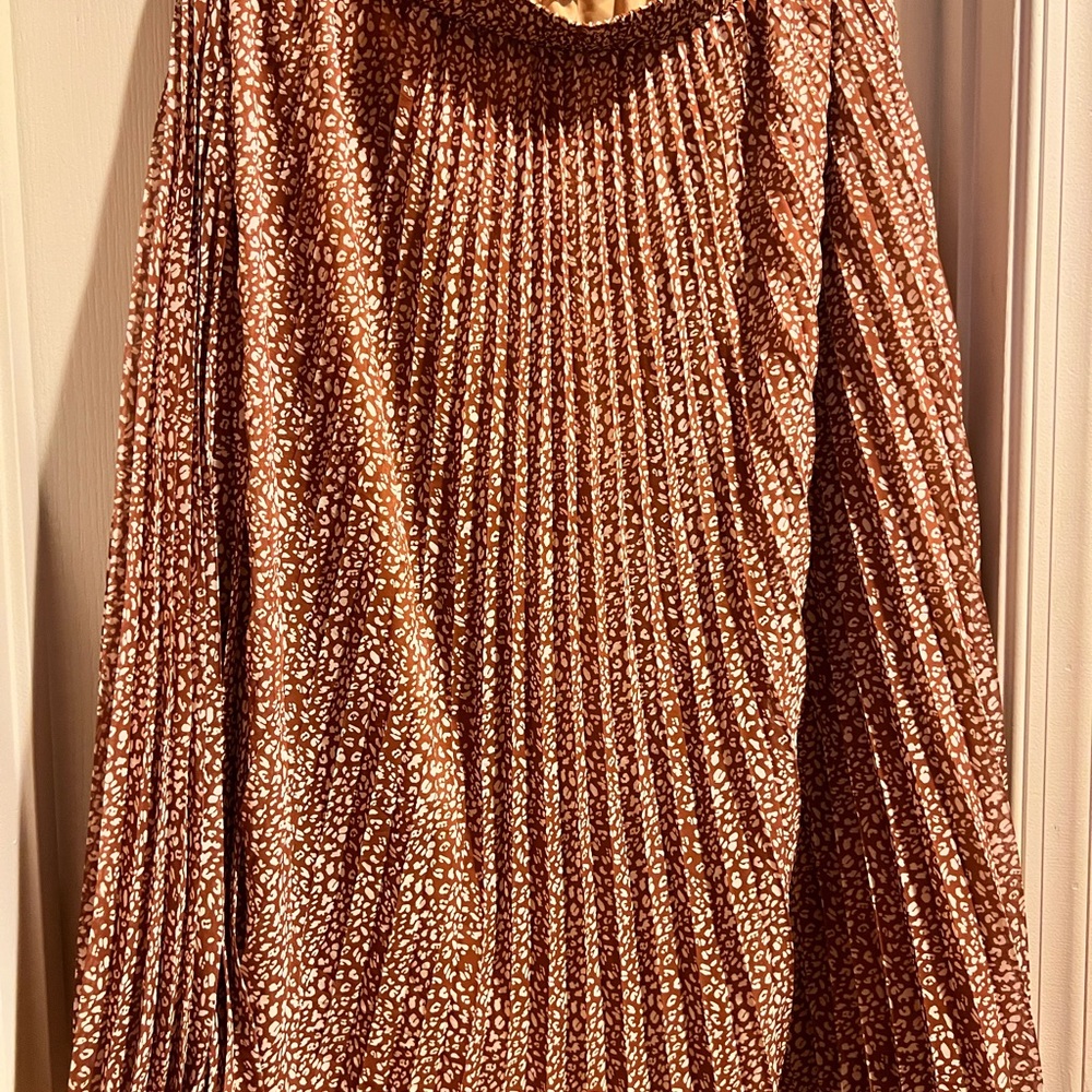 Women’s Pleated Maxi Skirt